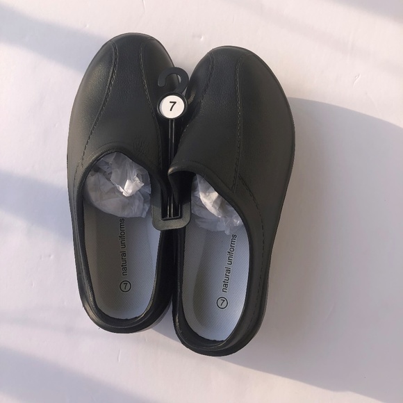 Clogs - Picture 2 of 4